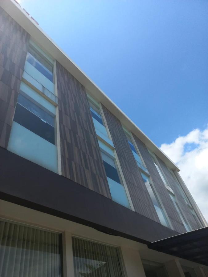 ホテル Cendana Coliving Solo Baru エクステリア 写真